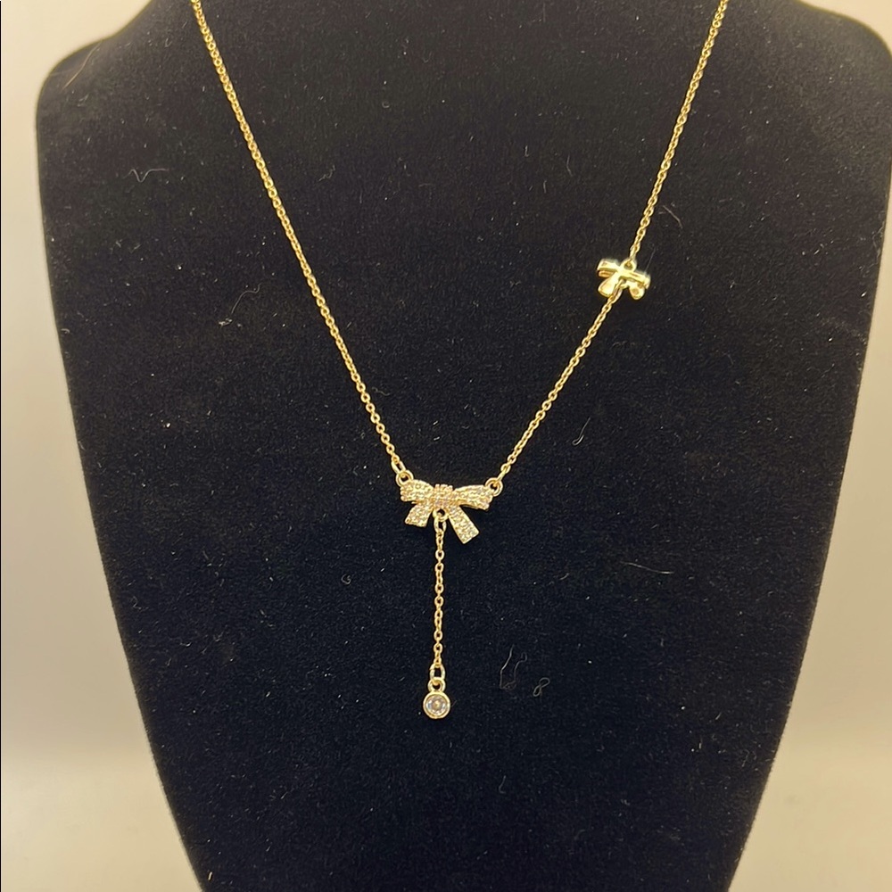 2/$25 🌺Gold Bow Pendant Necklace